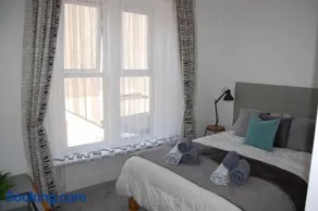 Central Living Apartment - Image 1
