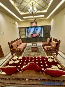 Srivari Hillview Homestay - Image 1