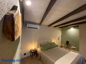 Lunaria Guest House - Image 1