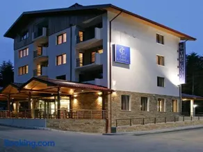 The Lodge Hotel - Image 2