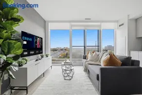 Modern Suite Panoramic Views Parking - Image 1