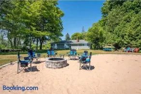 Beautiful home on Lake Michigan, near Escanaba - Image 1