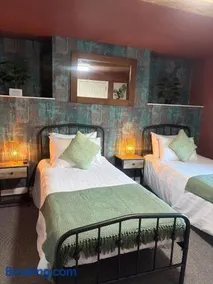 The Black Swan Inn - Image 2