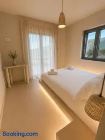 Doto Villa with private pool - Image 3