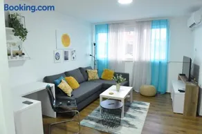 Central Apartment - Image 2
