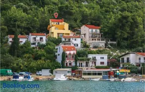 One-Bedroom Apartment In Ploce - Image 4