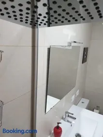 Cosy Well Located Apartment with swimming pool Tenerife - Image 3