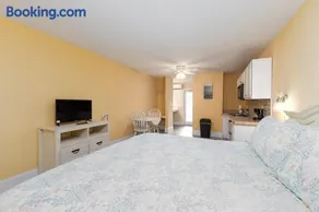 Surf City Beach Stay- Dolphins Drift Motel Unit - Image 3
