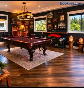 casa loma Okanagan Hideaway, Lake views & Outdoor Adventures - Image 2