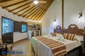 Apartamentos Los Chozos de Monfragüe - Image 1