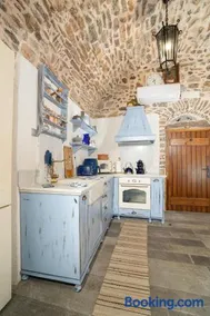 Byzantine Home in the Castle - Image 4