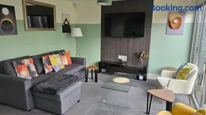 Host Stay Chippenham Close - Image 3