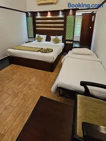 Mannath Ayur Island Resort - Image 3