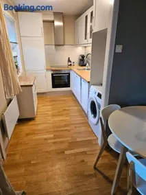Comfortable and close to the city center - Image 4