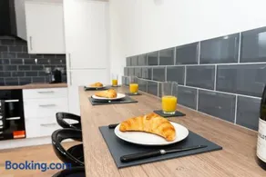 Argyle House Stunning 2 Bed Town Centre Home from Home with Private Parking - Image 2