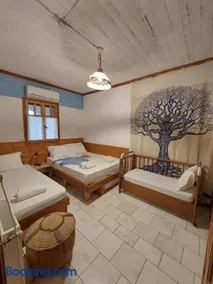 Mavilia Traditional Guesthouse - Image 3