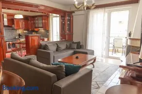 Spartan 5th floor apartment - Image 3