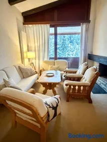 HappyLaax - Panoramic Penthouse - Pool, Sauna & Private Parking - Image 1