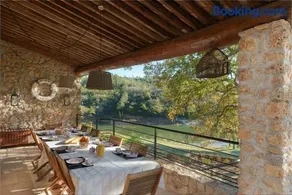 Elegant private estate - Image 3