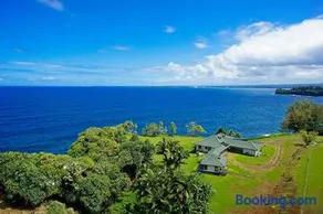 Hilo's Luxury & Ocean Front Estate - Image 2