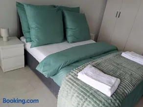 Hillfortswiss holiday inn - Image 3