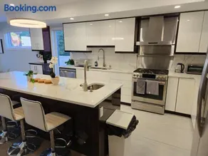 Byward-Market Luxury GuestHouse - Image 2