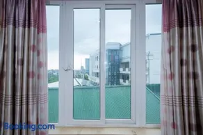 SAILING TOWER Hotel - Image 3