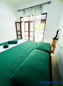 Footmark Surf Stay - Image 3