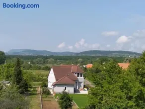 BalatUniversum Apartmanhouse - Image 3