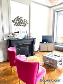 Chez Mo - Image 3