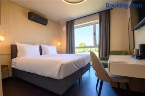 Hotel Adore - Image 4
