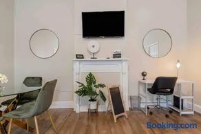 The Diamond Dwelling Queen Size Bed Ft Lee - Image 4