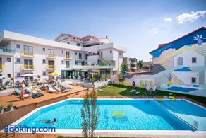 Nayino Resort Hotel - Image 5