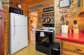 Capstone Cottage - Quintessential Cabin on Bay - Image 3