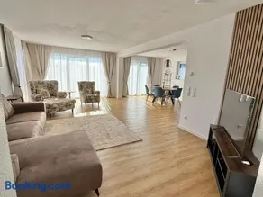Luxury Apartment 4 bedrooms Self check in out - Image 1