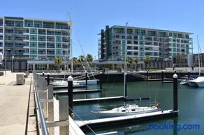 Breakwater Apartment - Image 2
