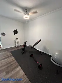 5 Bedrooms, 4 Bathrooms, Pool, Gym, Sleeps 16 Leesburg Retreat!!!! - Image 4