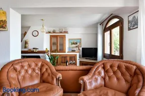 Eleonora's Apartment - Image 2