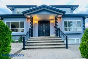 5 Minutes away from Edmonds Station! Ideal location for all events & attractions - Image 3