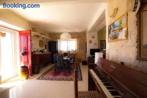 Secco's Seaview Accommodation - Image 5