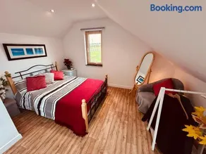 Islay View- Double Bed Apartment (NITB APPROVED) - Image 3