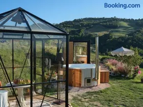Respiro Glamping Private Retreat with Hot Tub - Image 4