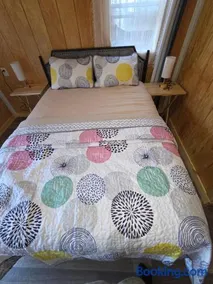Grey cabin - Image 3