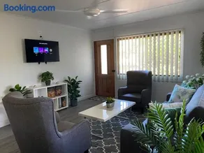 Ocean Breezes with Leafy View with Wi-fi - Image 4