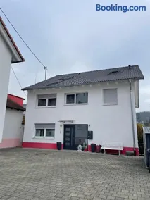 Moderne 3 Zimmer Wohnung mit 2 Badezimmer in Herbolzheim! - Image 2