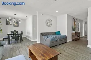 Family Friendly Oasis Heated POOL - Ace Location - Image 3