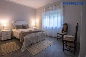 Carvalhos House - Image 1