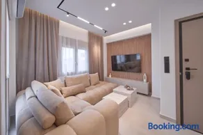 SOLUNA Hideaway Athens - Luxury Jacuzzi Suite - Image 1