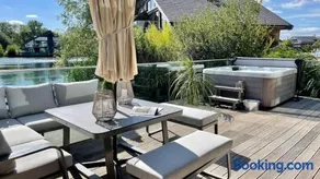 Lake House - Image 3