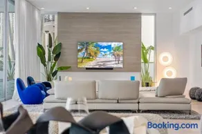 Miami Modern Heated Pool and Dock - Image 5